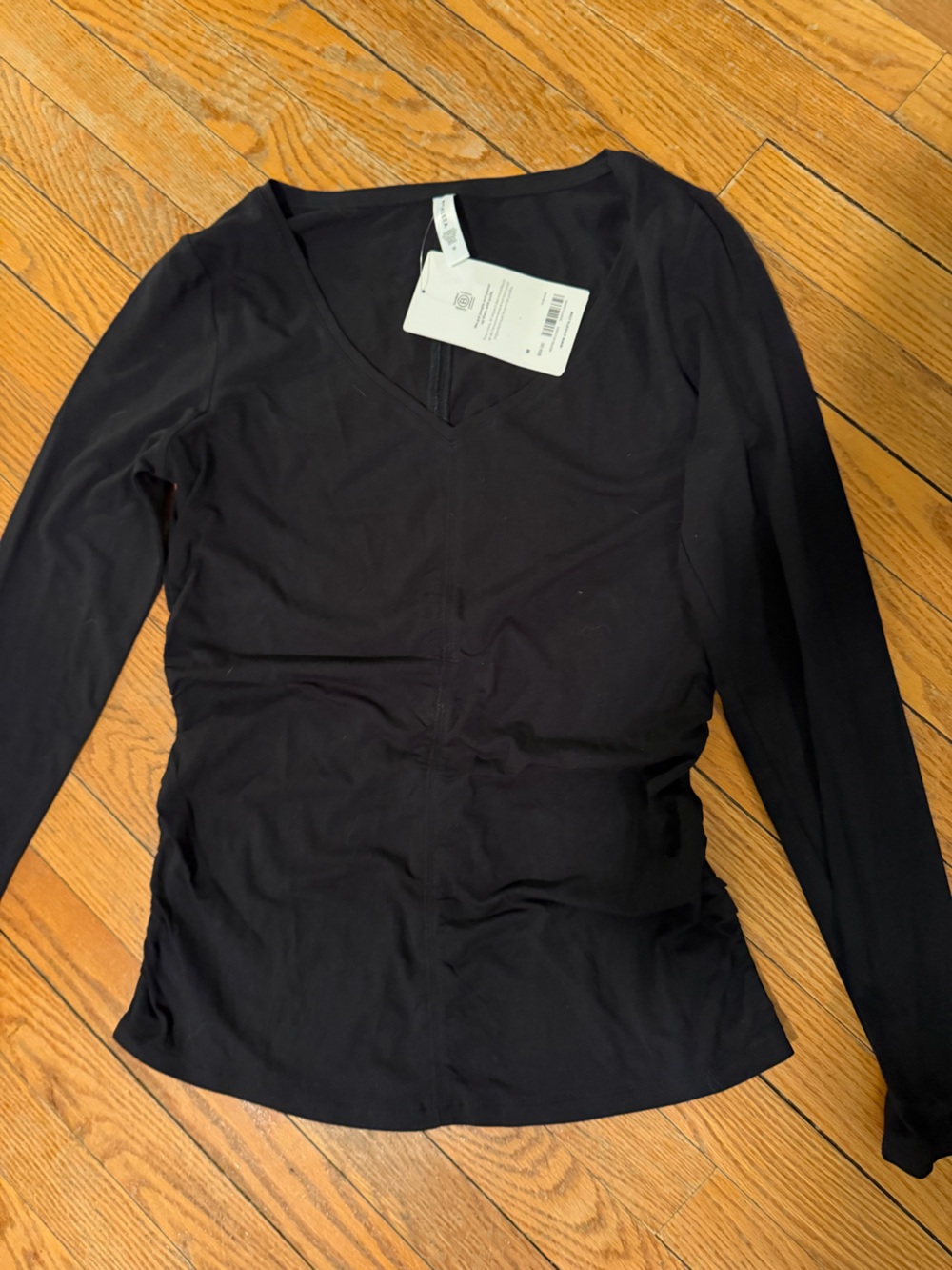 Athleta Classic ruched Long Sleeve V-Neck Top in Black NWT - Picture 2 of 3